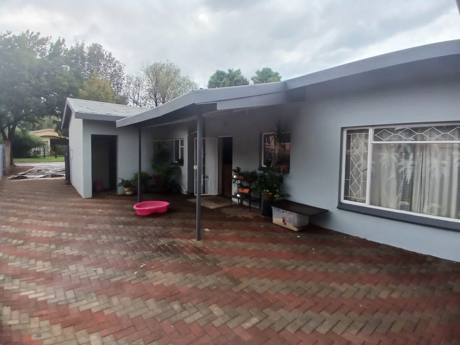 4 Bedroom Property for Sale in Declercqville North West